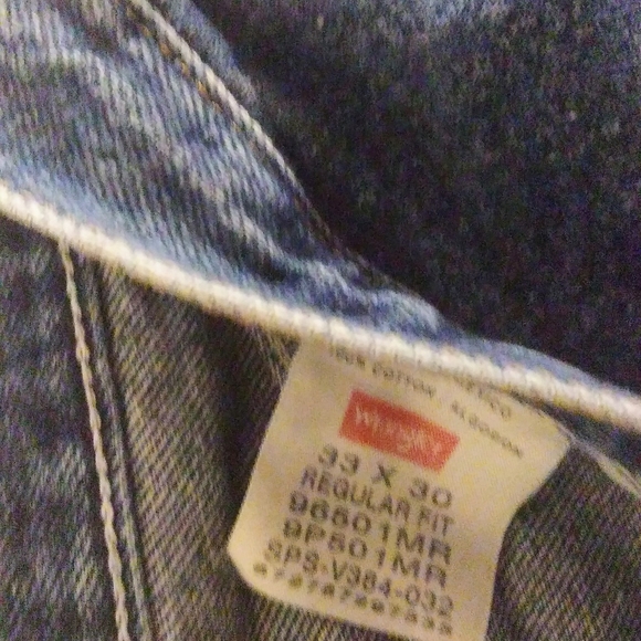 Men's Wrangler 33x30 Jeans - Picture 2 of 5